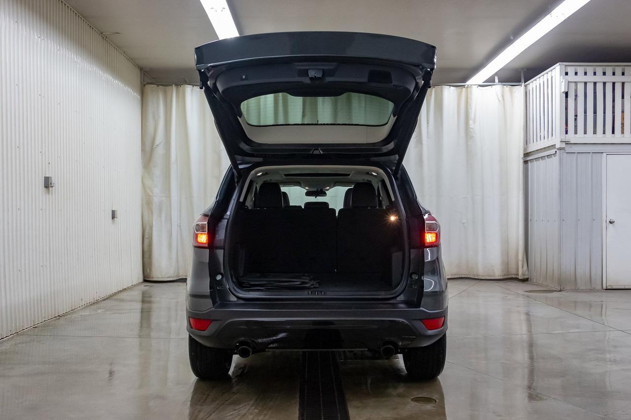 2017 Ford Escape AWD SE Nav Roof BCam Red Deer AB