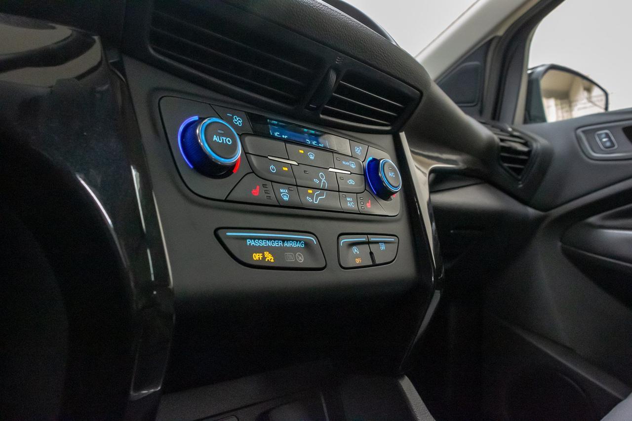 2017 Ford Escape AWD SE Nav Roof BCam Red Deer AB