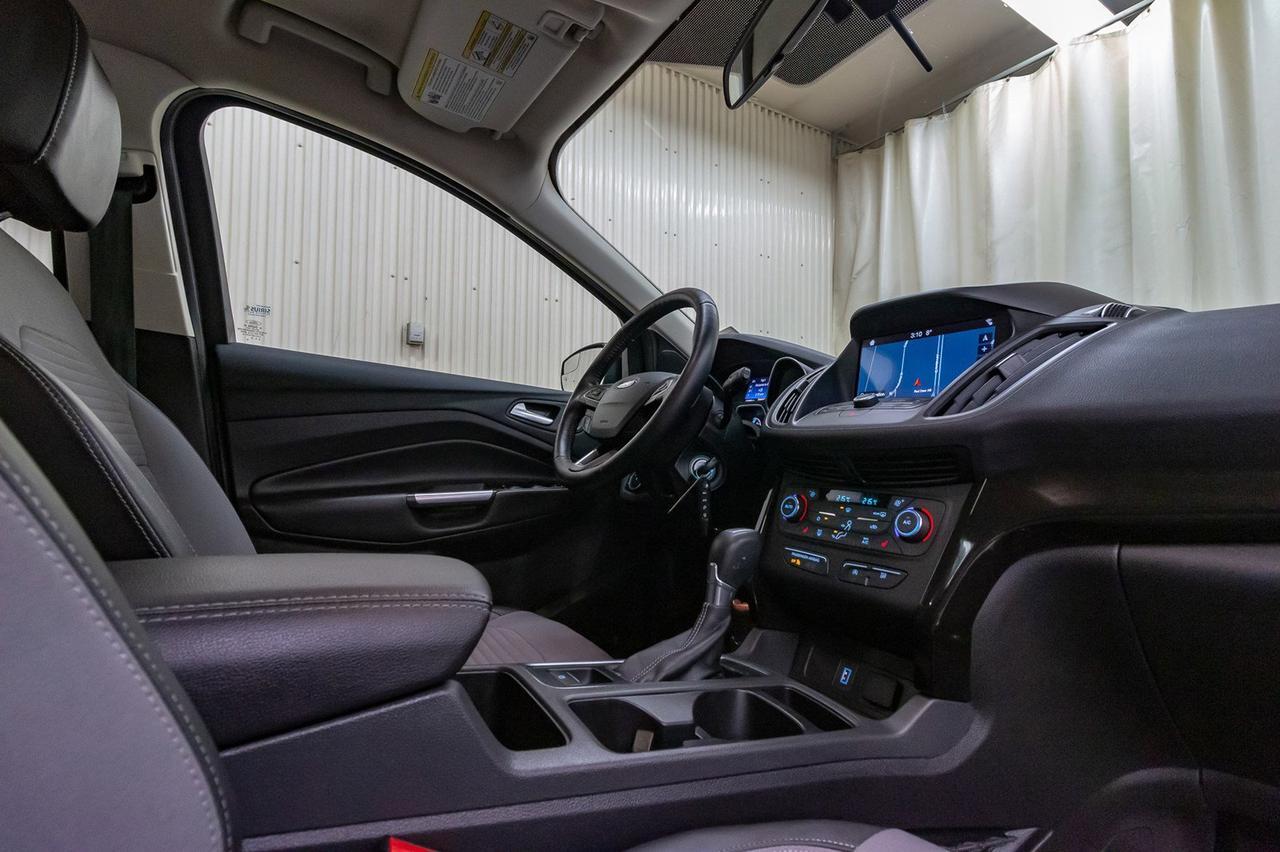2017 Ford Escape AWD SE Nav Roof BCam Red Deer AB
