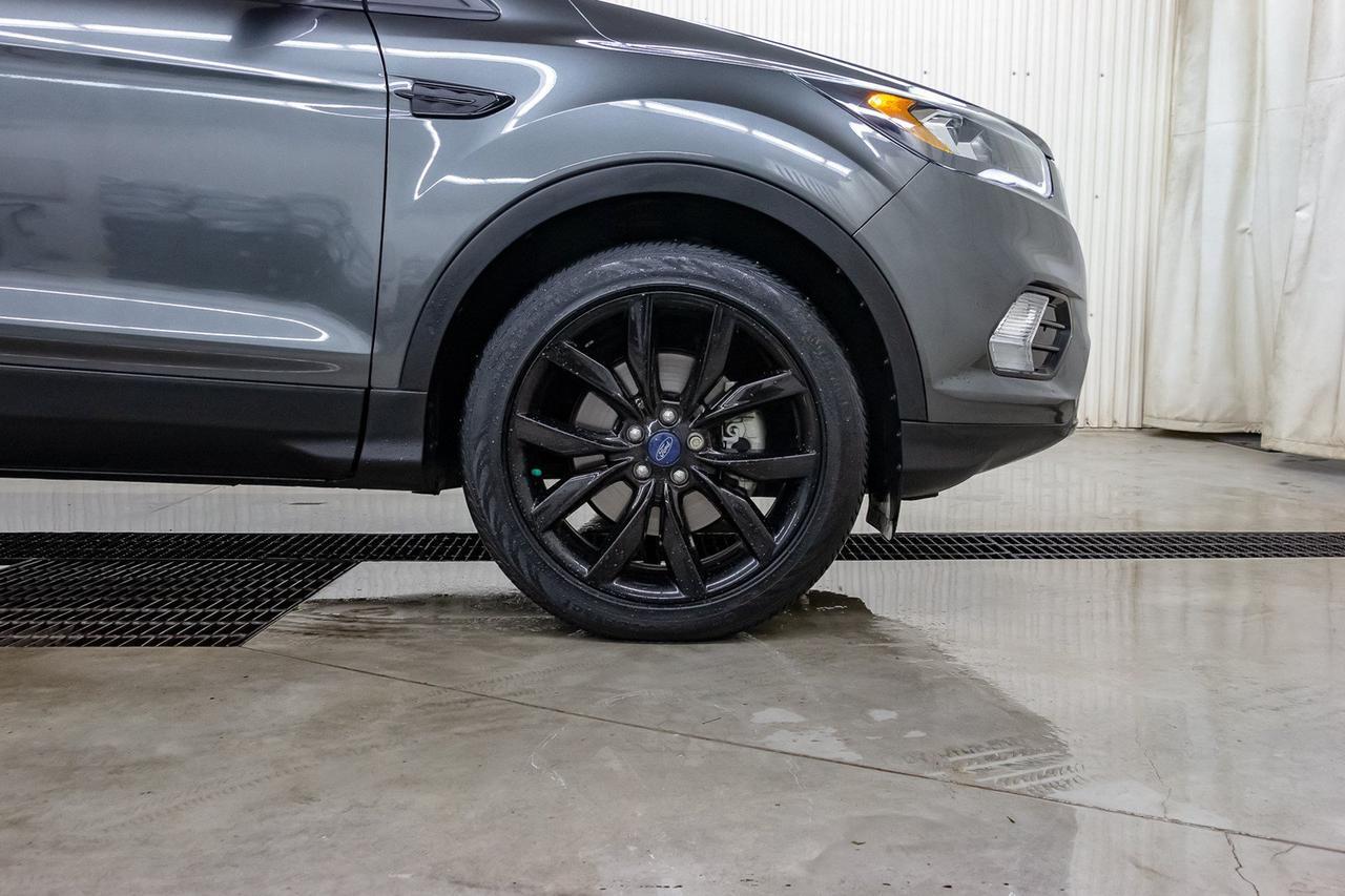 2017 Ford Escape AWD SE Nav Roof BCam Red Deer AB
