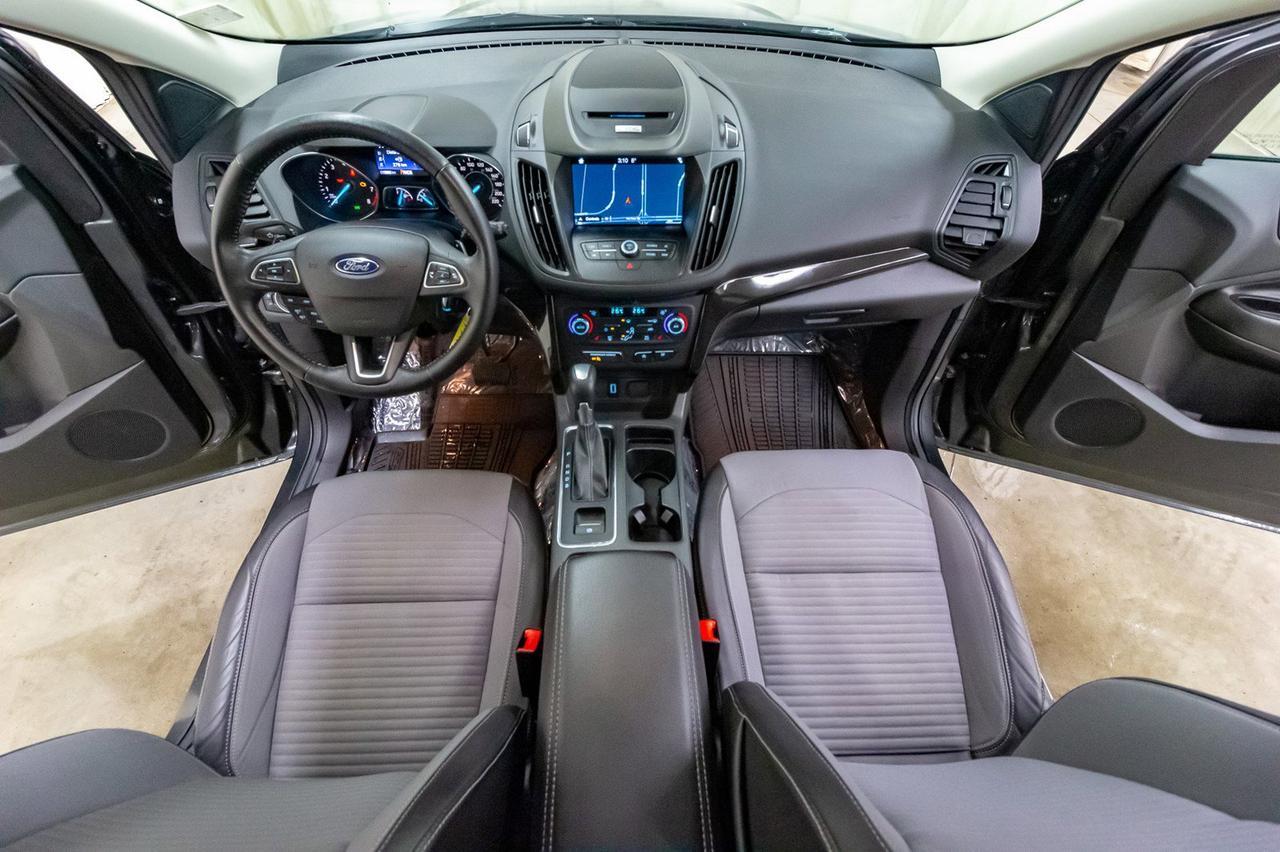 2017 Ford Escape AWD SE Nav Roof BCam Red Deer AB