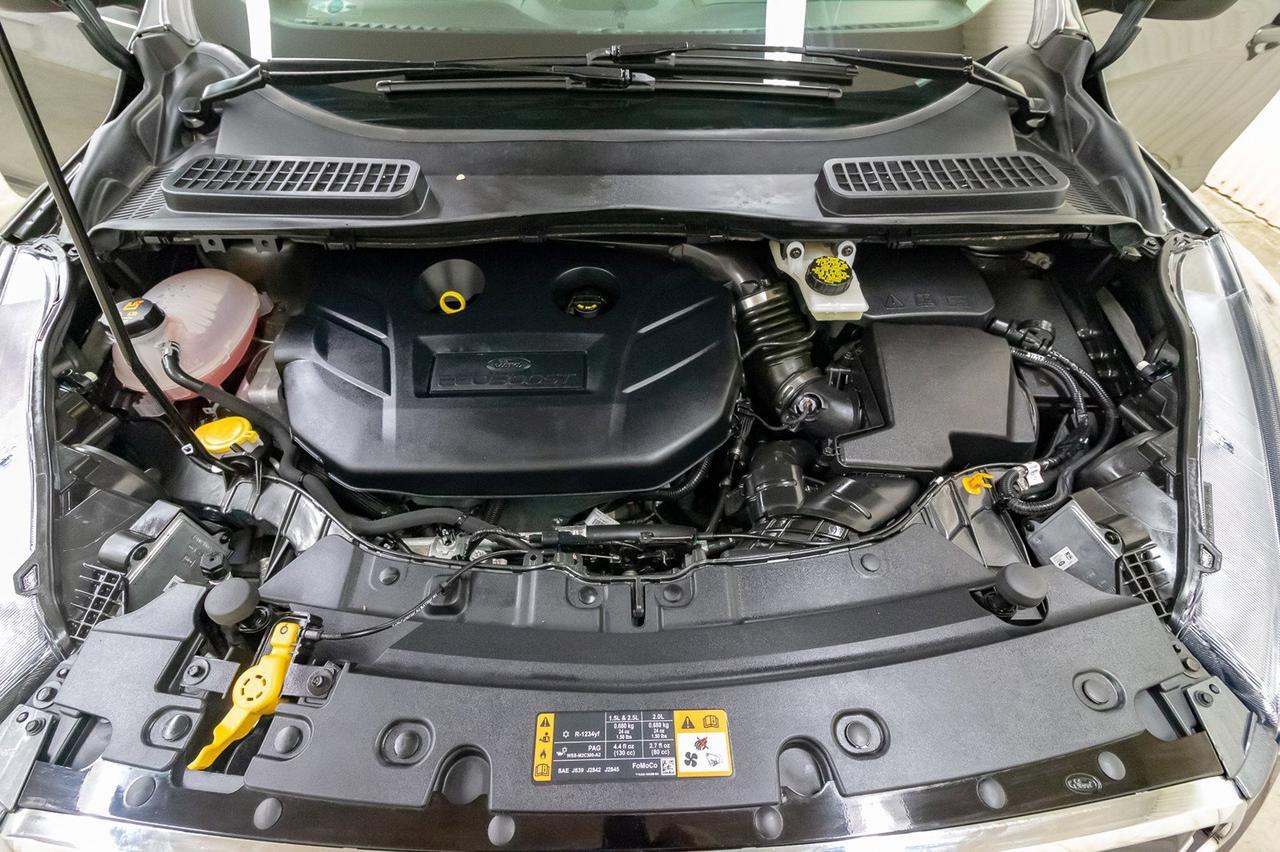 2017 Ford Escape AWD SE Nav Roof BCam Red Deer AB