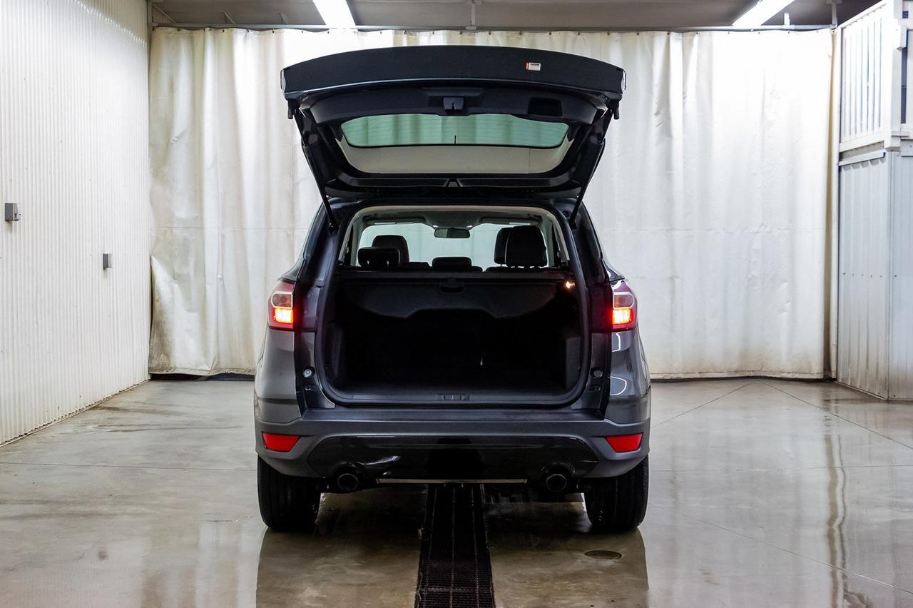 2017 Ford Escape AWD SE Nav Roof BCam Red Deer AB