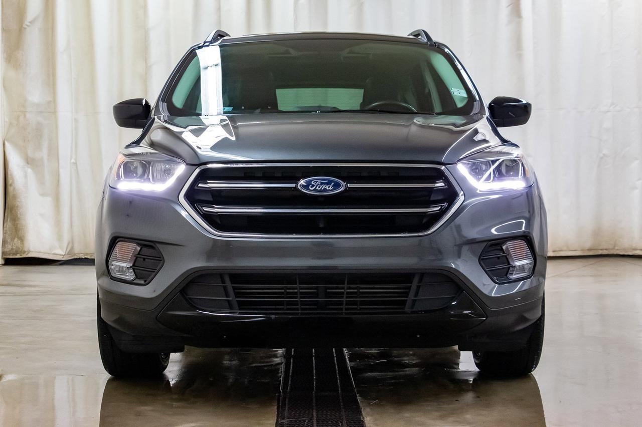 2017 Ford Escape AWD SE Nav Roof BCam Red Deer AB