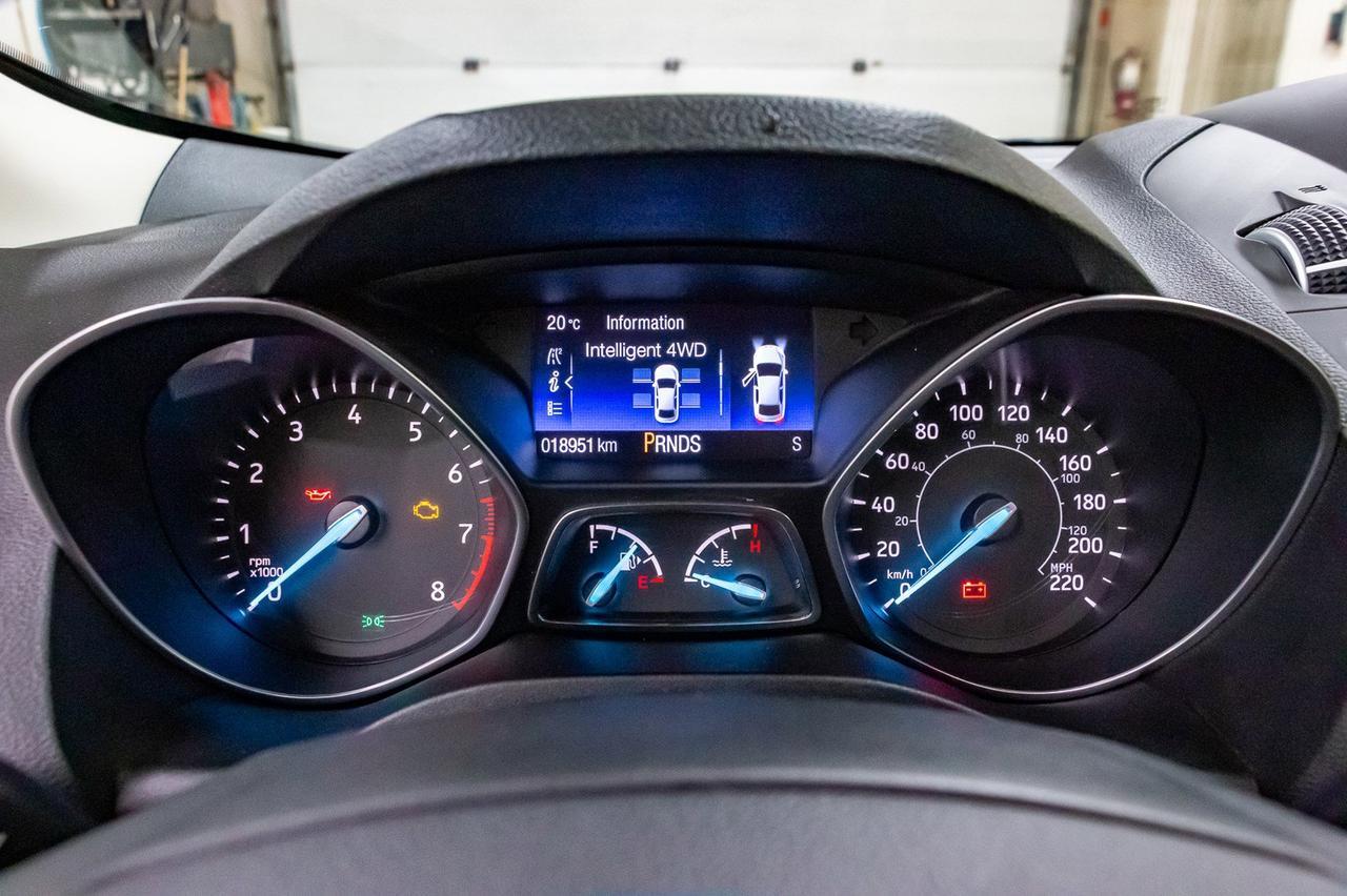 2017 Ford Escape AWD SE Nav Roof BCam Red Deer AB