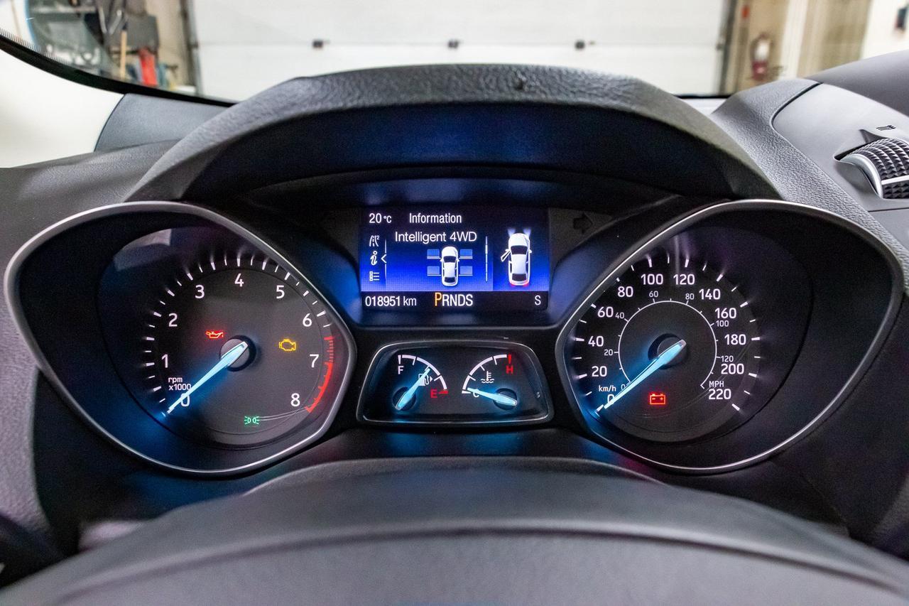2017 Ford Escape AWD SE Nav Roof BCam Red Deer AB