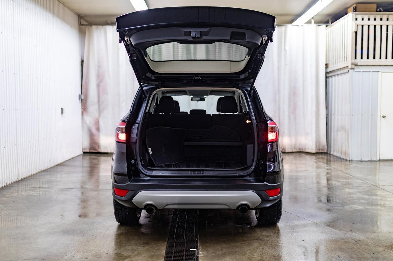 2017 Ford Escape AWD SE PSeat BCam Red Deer AB