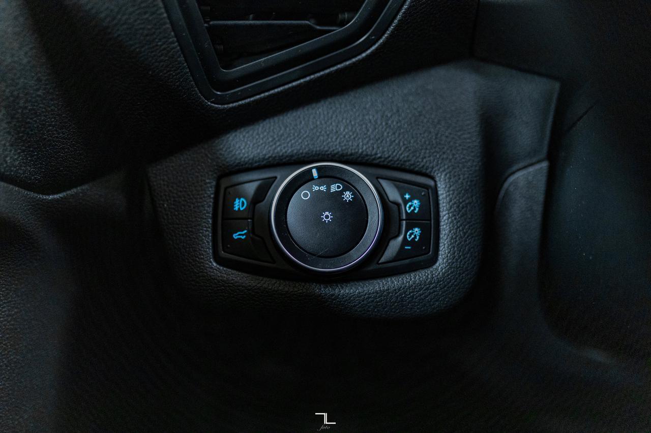 2017 Ford Escape AWD SE PSeat BCam Red Deer AB