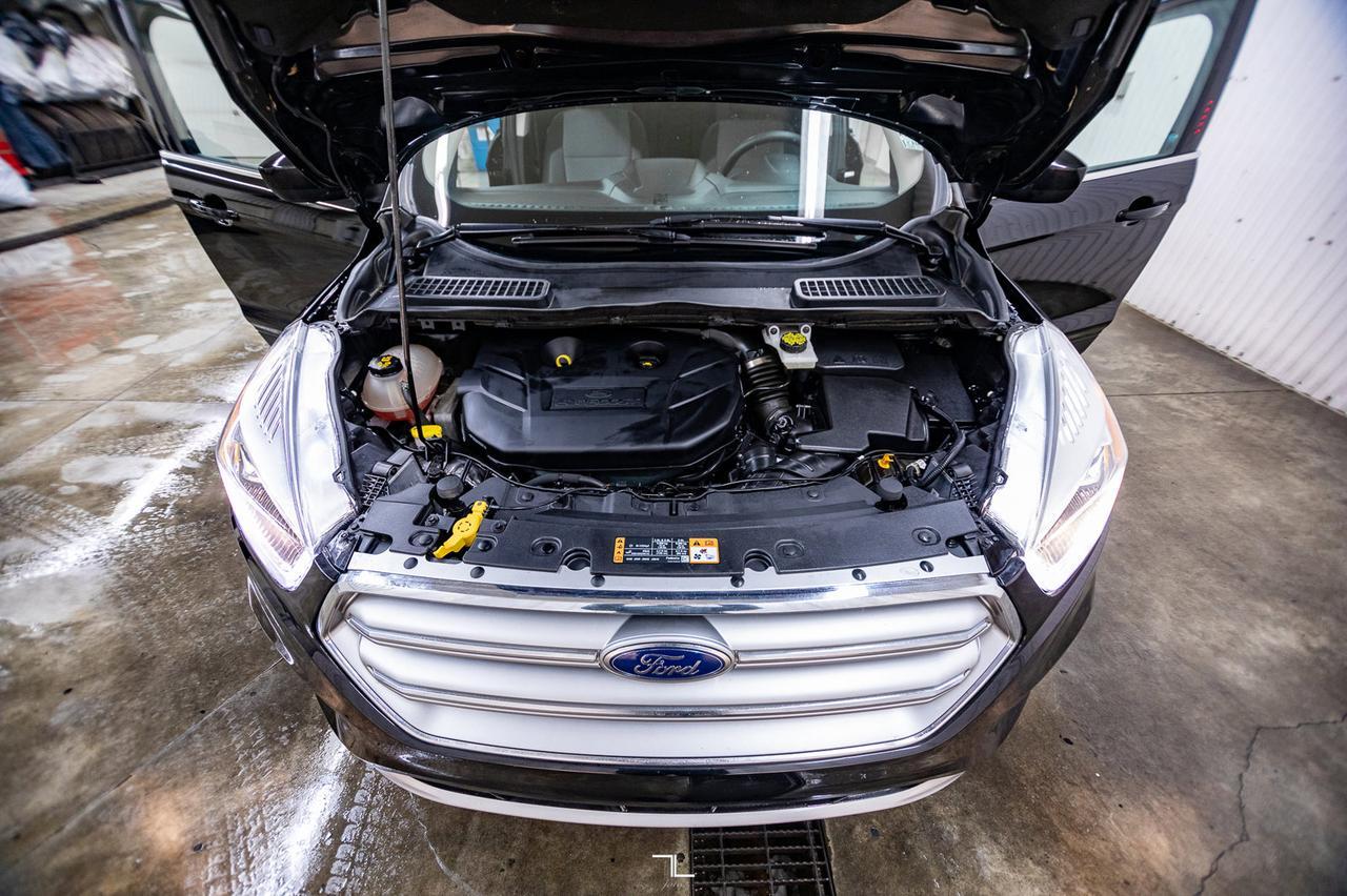 2017 Ford Escape AWD SE PSeat BCam Red Deer AB