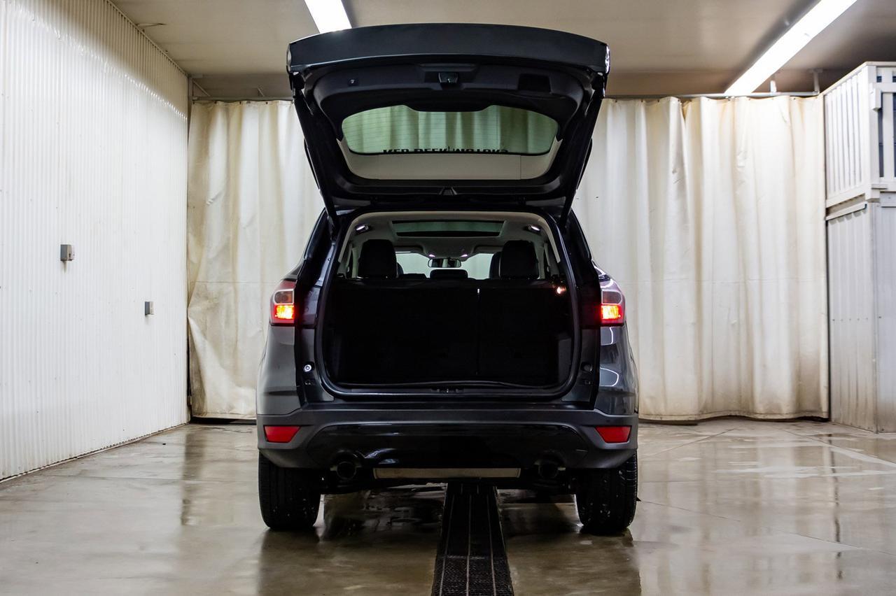 2017 Ford Escape AWD SE Panoramic Roof BCam Red Deer AB