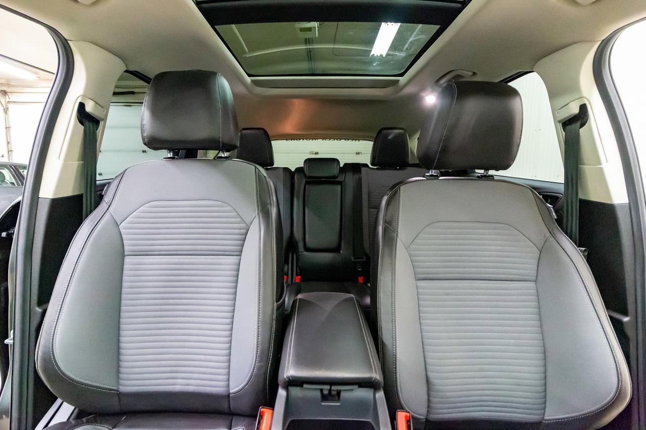 2017 Ford Escape AWD SE Panoramic Roof BCam Red Deer AB