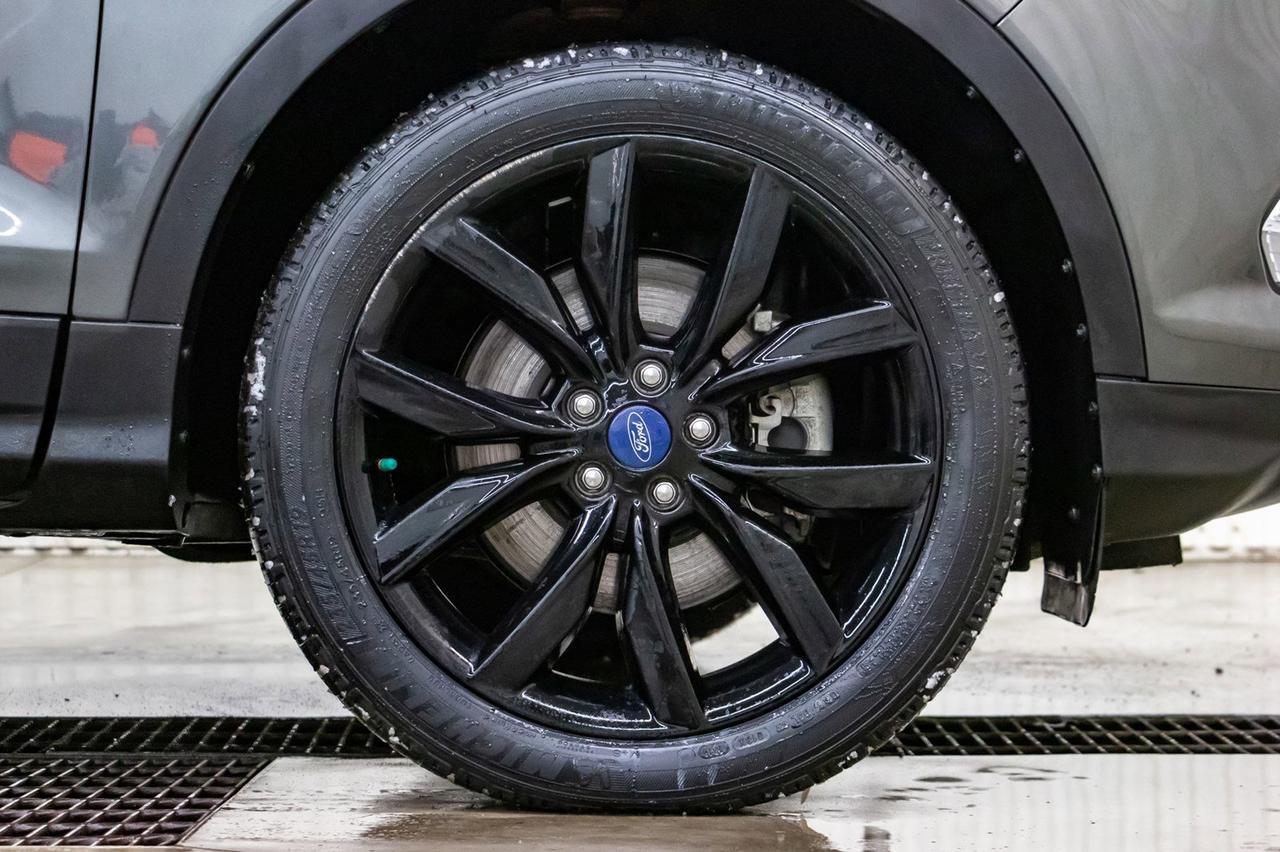 2017 Ford Escape AWD SE Panoramic Roof BCam Red Deer AB