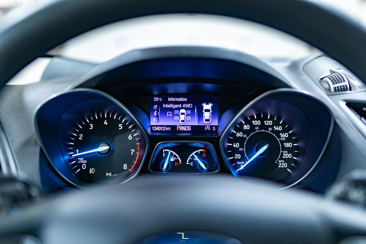 2017 Ford Escape AWD SE Roof Nav BCam Red Deer AB