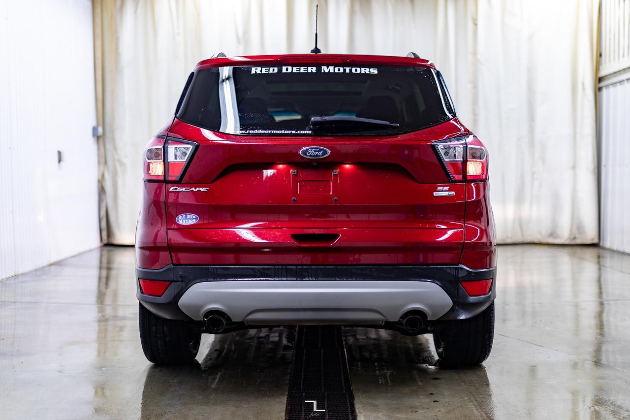 2017 Ford Escape AWD SE Roof Nav BCam Red Deer AB