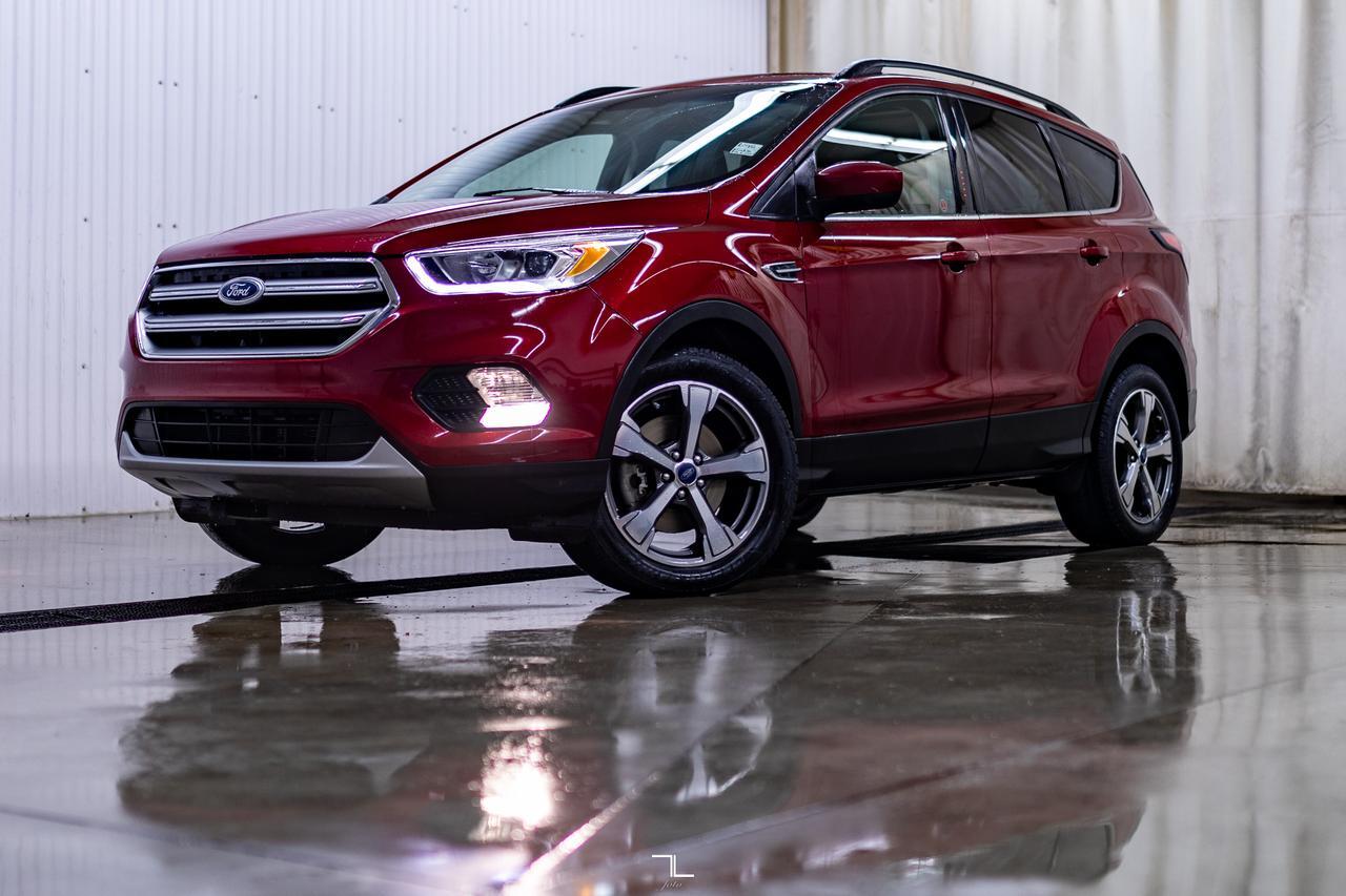 2017 Ford Escape AWD SE Roof Nav BCam Red Deer AB