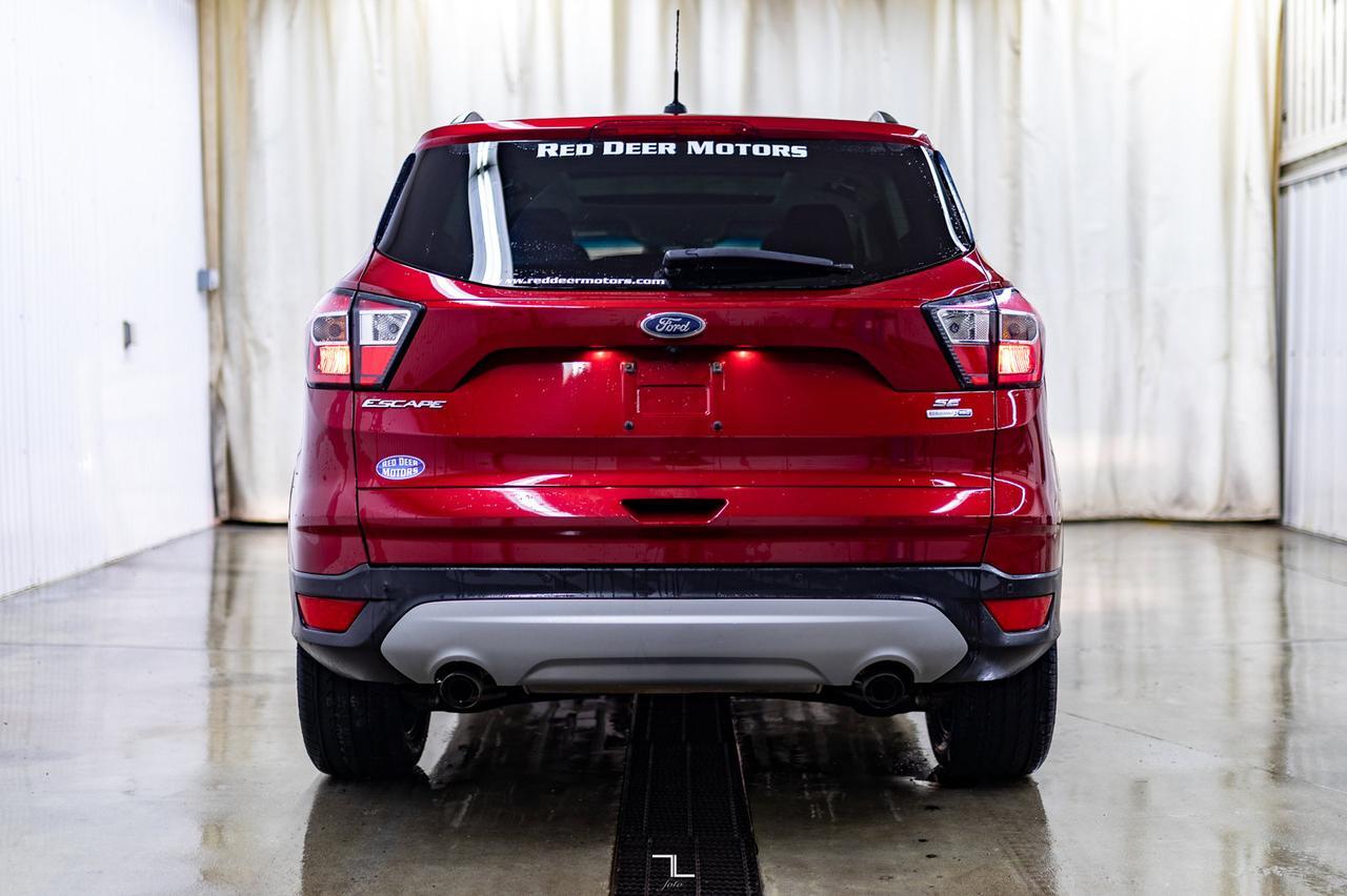 2017 Ford Escape AWD SE Roof Nav BCam Red Deer AB