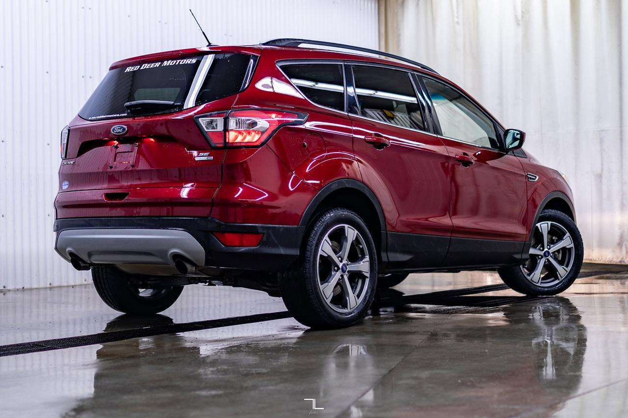 2017 Ford Escape AWD SE Roof Nav BCam Red Deer AB