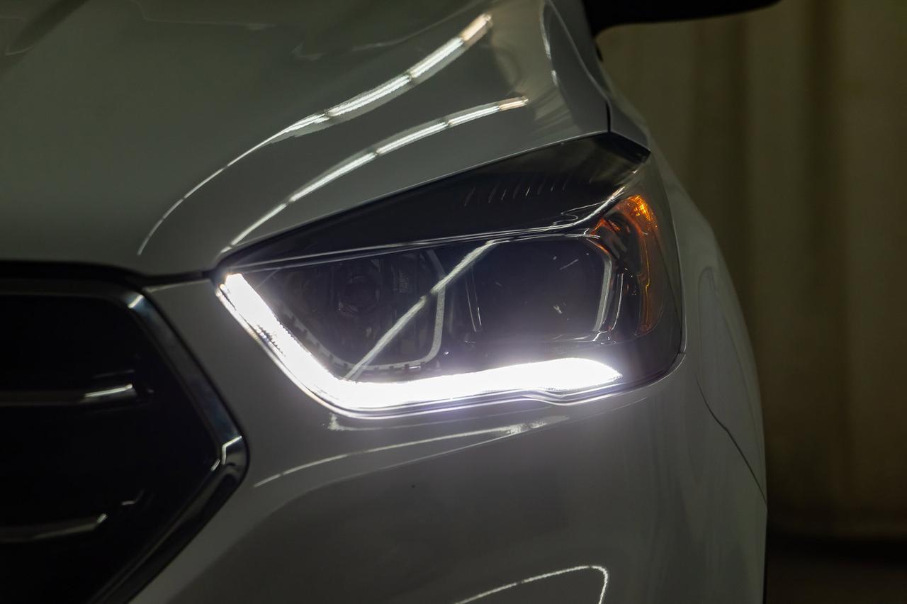 2017 Ford Escape AWD SE Sport Appearance Pkg. Nav Roof BCam Red Deer AB