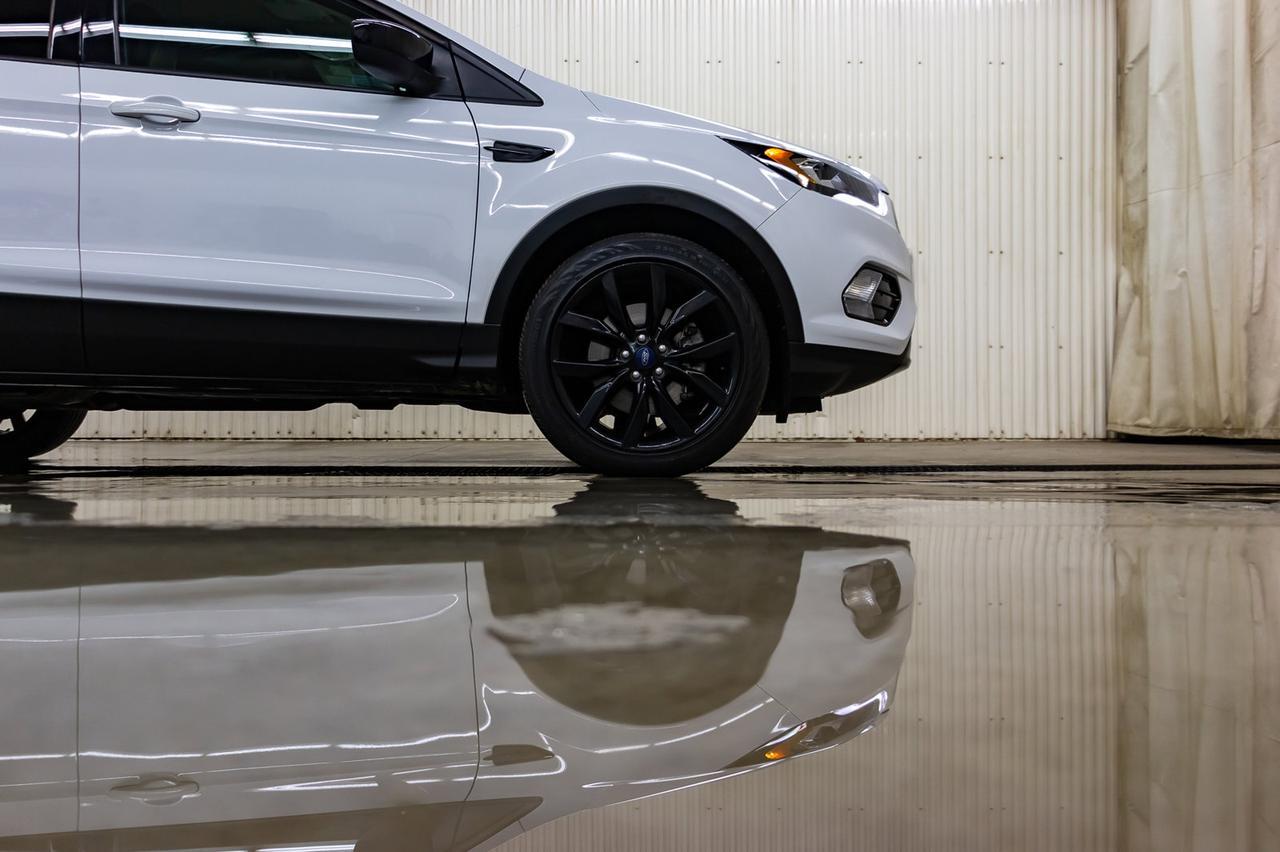 2017 Ford Escape AWD SE Sport Appearance Pkg. Nav Roof BCam Red Deer AB