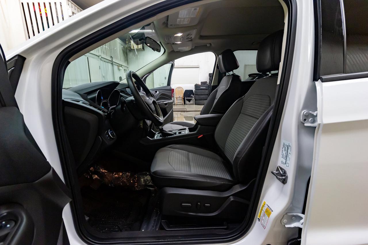 2017 Ford Escape AWD SE Sport Appearance Pkg. Nav Roof BCam Red Deer AB