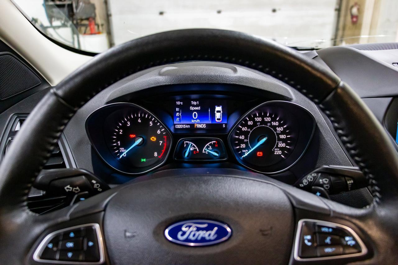 2017 Ford Escape AWD SE Sport Appearance Pkg. Nav Roof BCam Red Deer AB