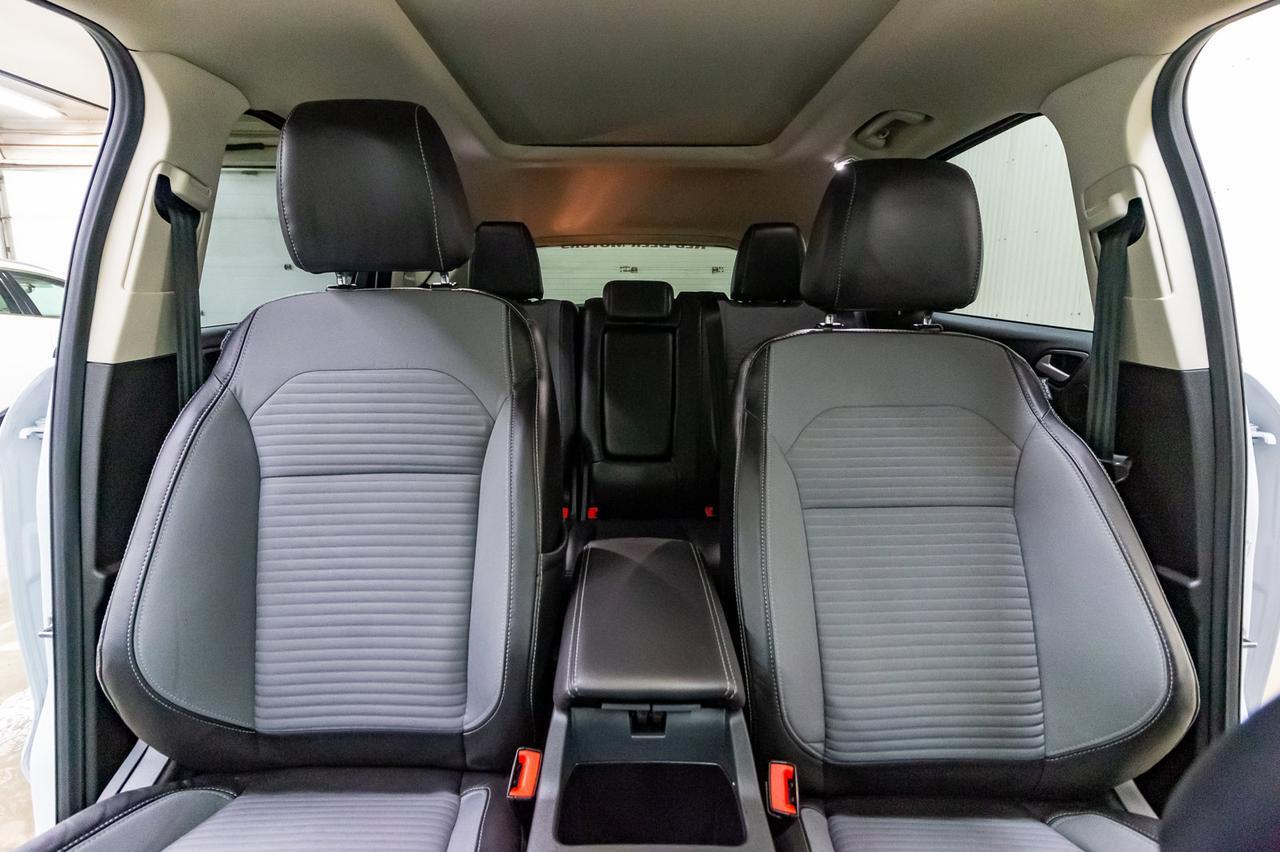 2017 Ford Escape AWD SE Sport Appearance Pkg. Nav Roof BCam Red Deer AB