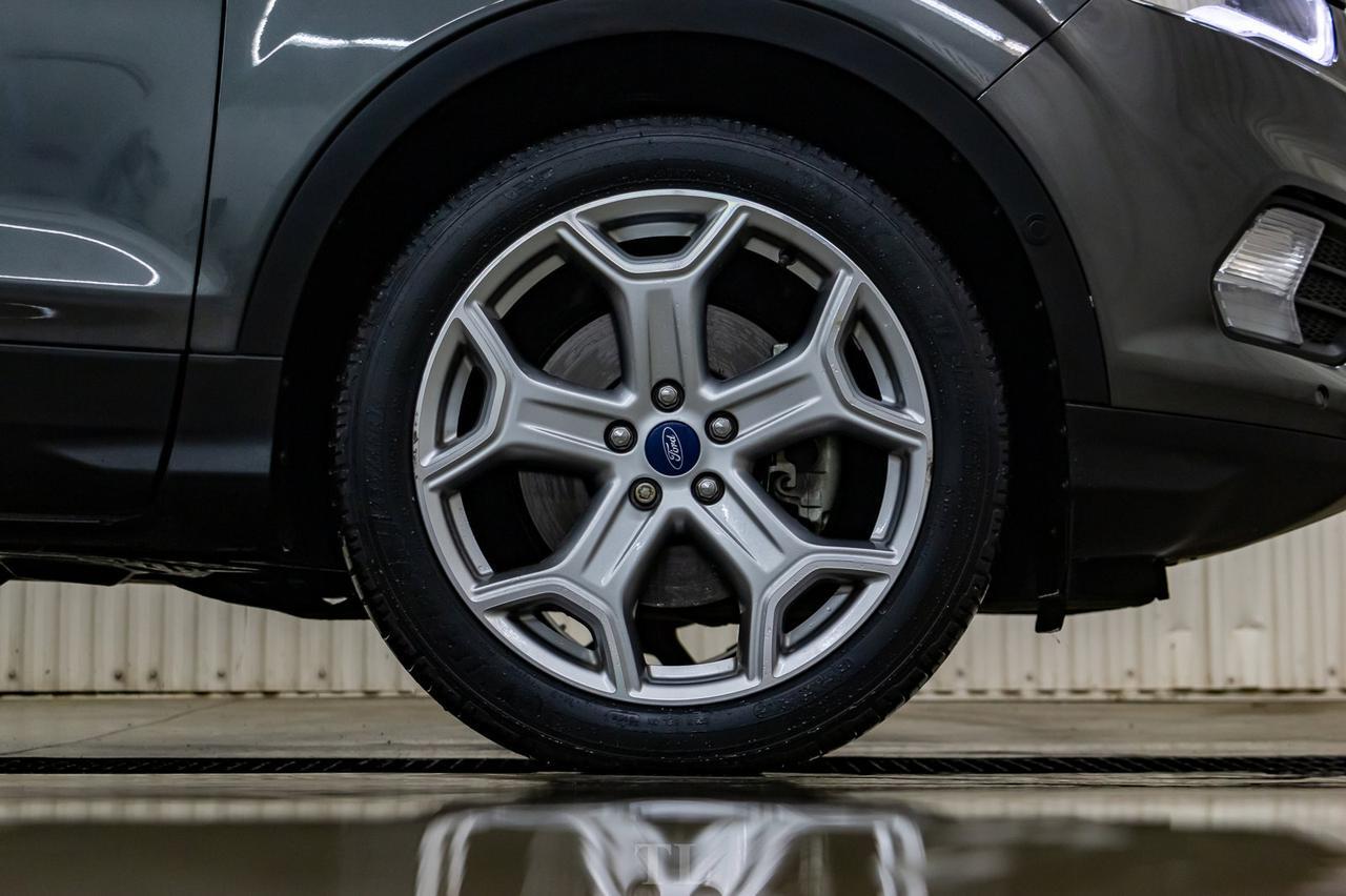 2017 Ford Escape AWD Titanium Leather Roof Nav BCam Red Deer AB