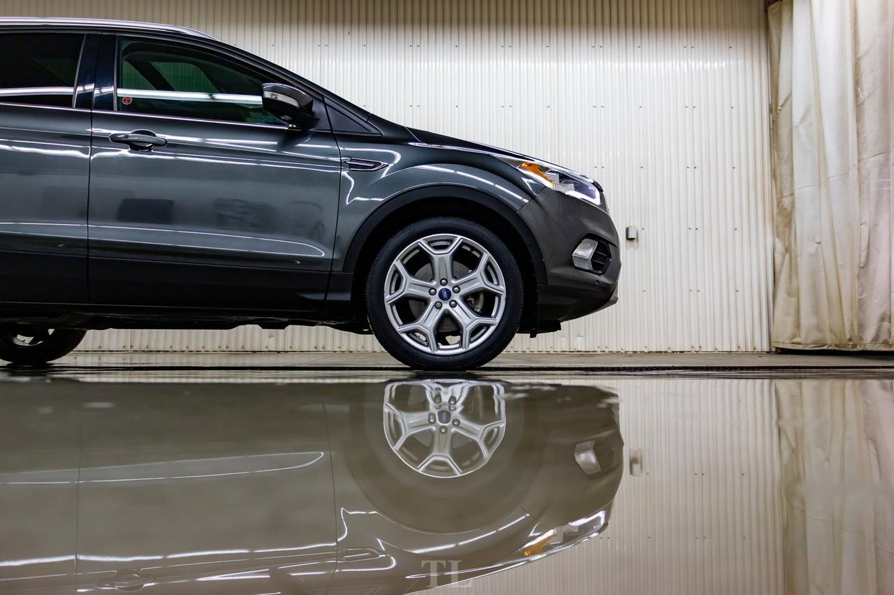 2017 Ford Escape AWD Titanium Leather Roof Nav BCam Red Deer AB