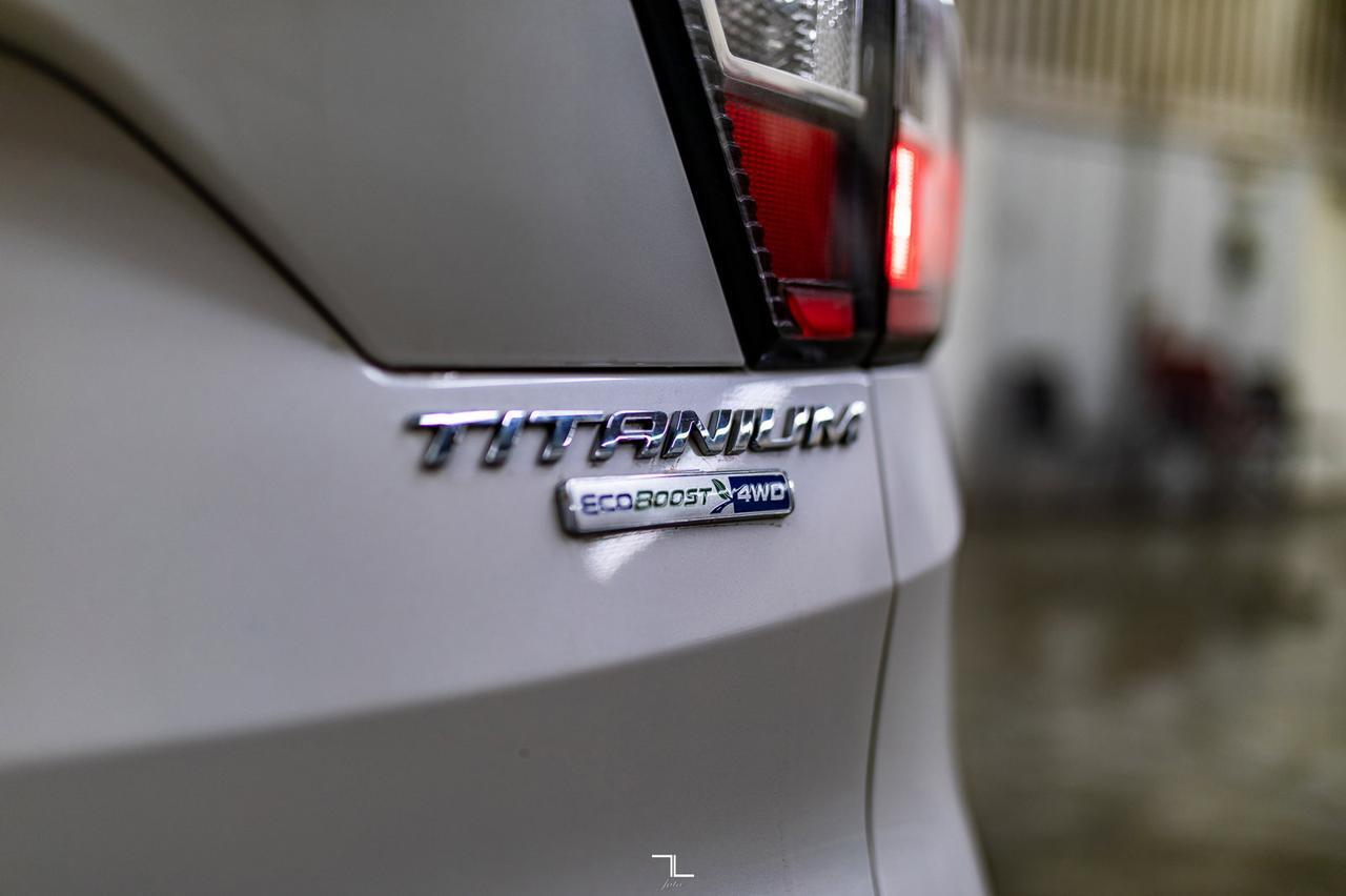 2017 Ford Escape AWD Titanium Leather Roof Nav BCam Red Deer AB