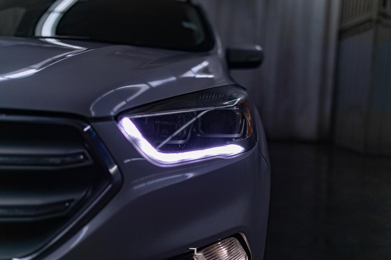 2017 Ford Escape AWD Titanium Leather Roof Nav BCam Red Deer AB