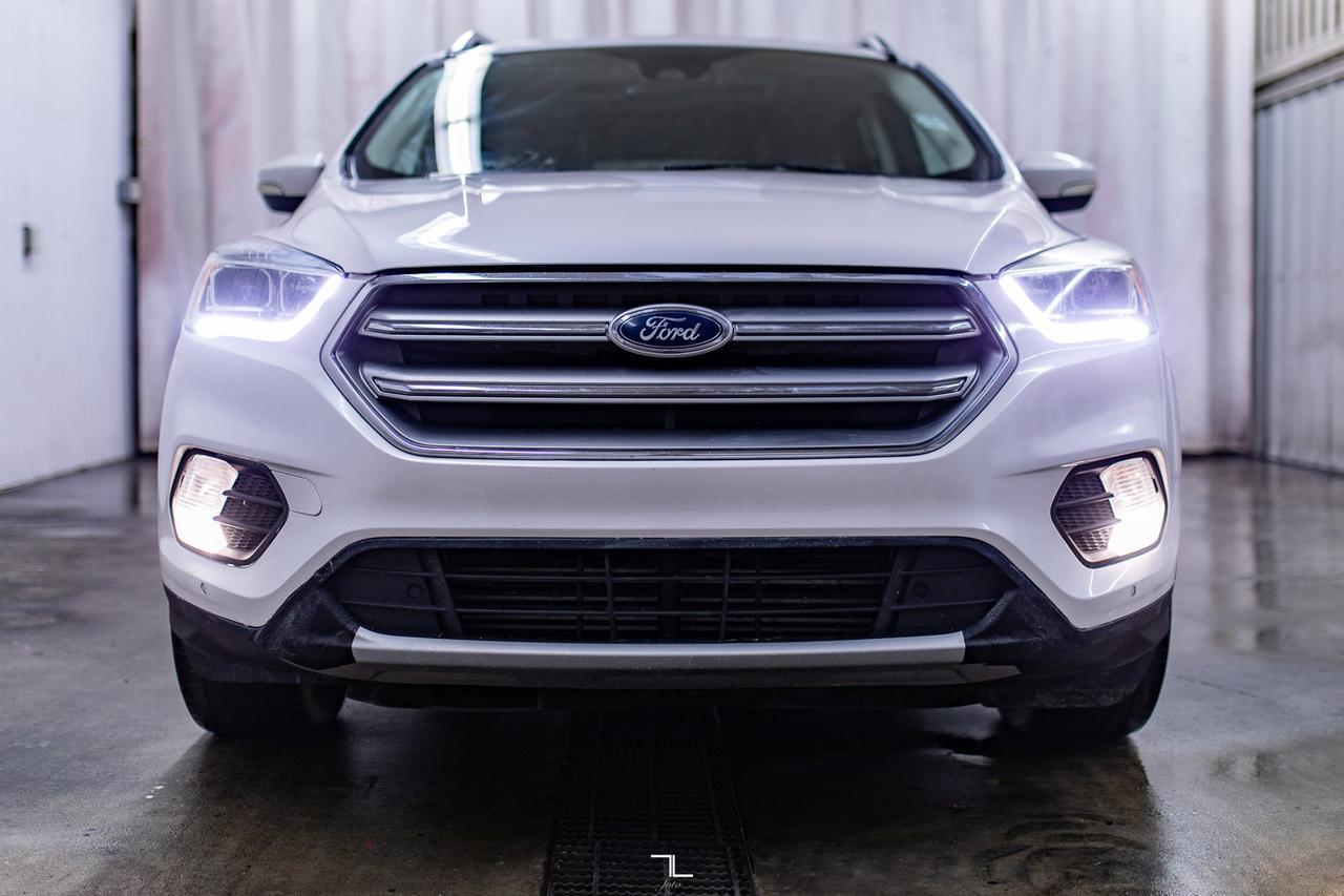 2017 Ford Escape AWD Titanium Leather Roof Nav BCam Red Deer AB