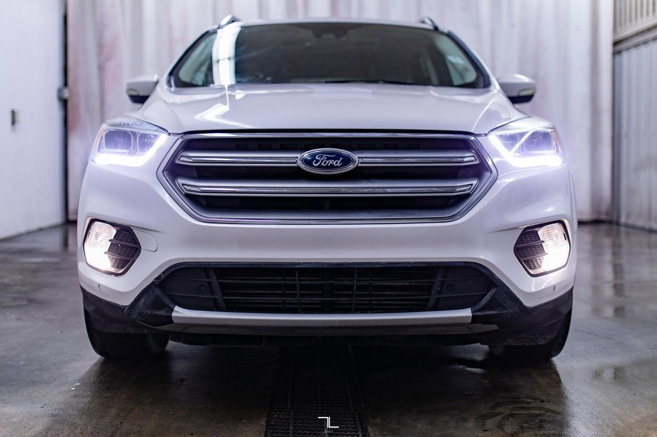 2017 Ford Escape AWD Titanium Leather Roof Nav BCam Red Deer AB