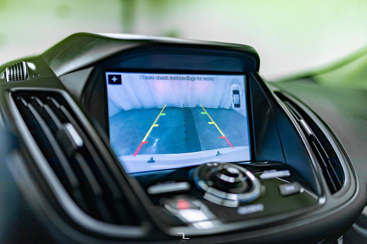 2017 Ford Escape AWD Titanium Leather Roof Nav BCam Red Deer AB