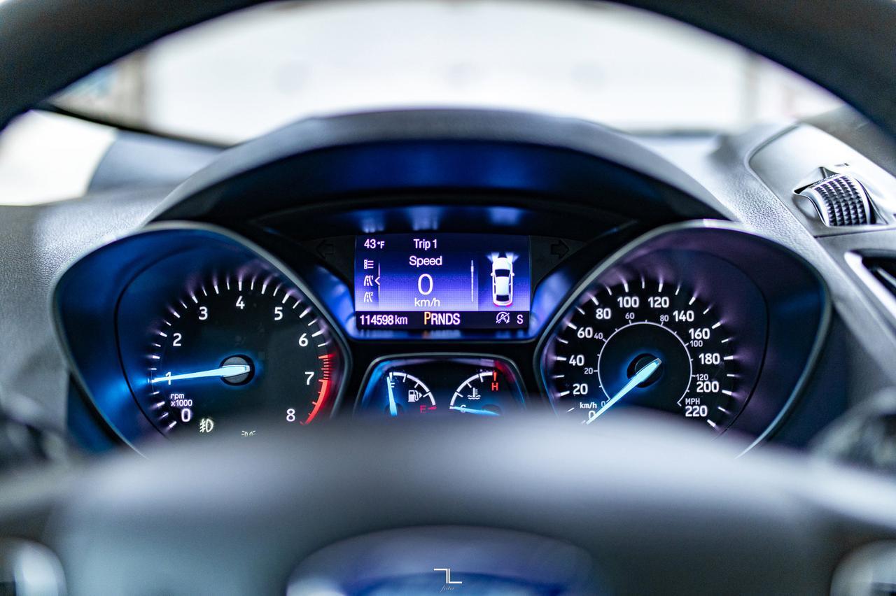 2017 Ford Escape AWD Titanium Leather Roof Nav BCam Red Deer AB