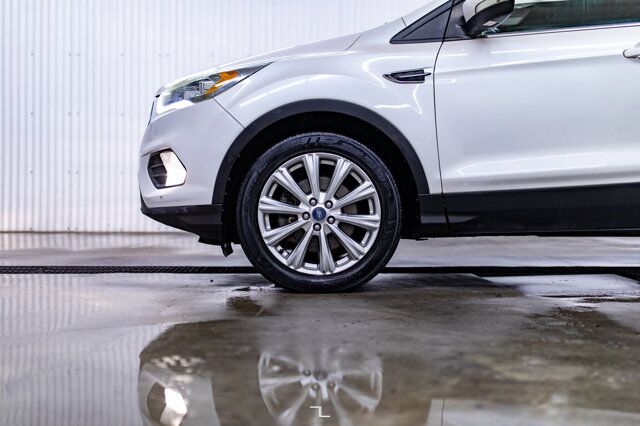 2017 Ford Escape AWD Titanium Leather Roof Nav BCam Red Deer AB