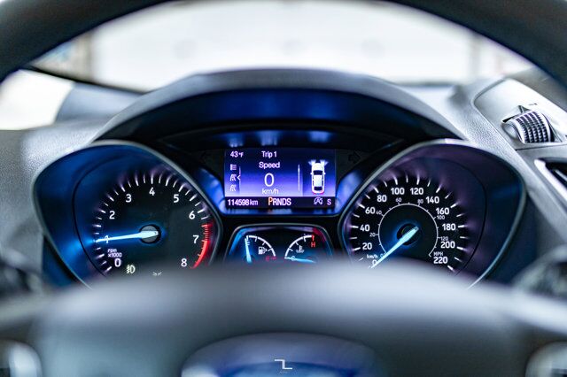 2017 Ford Escape AWD Titanium Leather Roof Nav BCam Red Deer AB