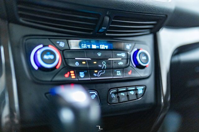 2017 Ford Escape AWD Titanium Leather Roof Nav BCam Red Deer AB