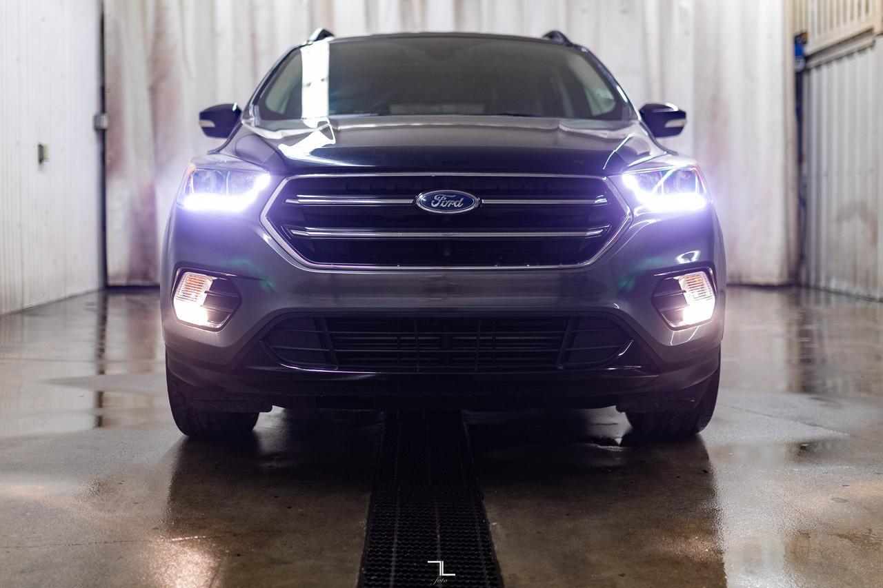 2017 Ford Escape AWD Titanium Nav Roof BCam Red Deer AB