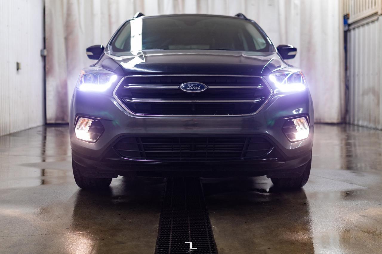 2017 Ford Escape AWD Titanium Nav Roof BCam Red Deer AB