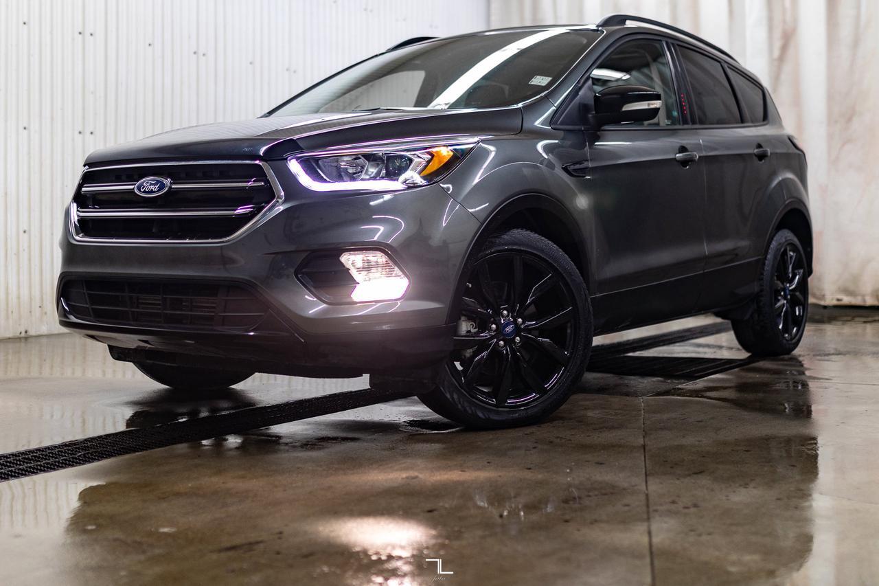 2017 Ford Escape AWD Titanium Nav Roof BCam Red Deer AB