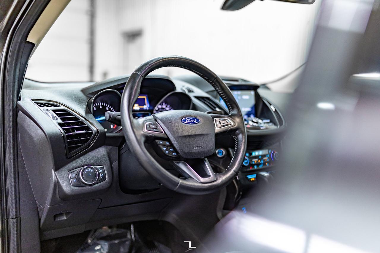 2017 Ford Escape AWD Titanium Nav Roof BCam Red Deer AB