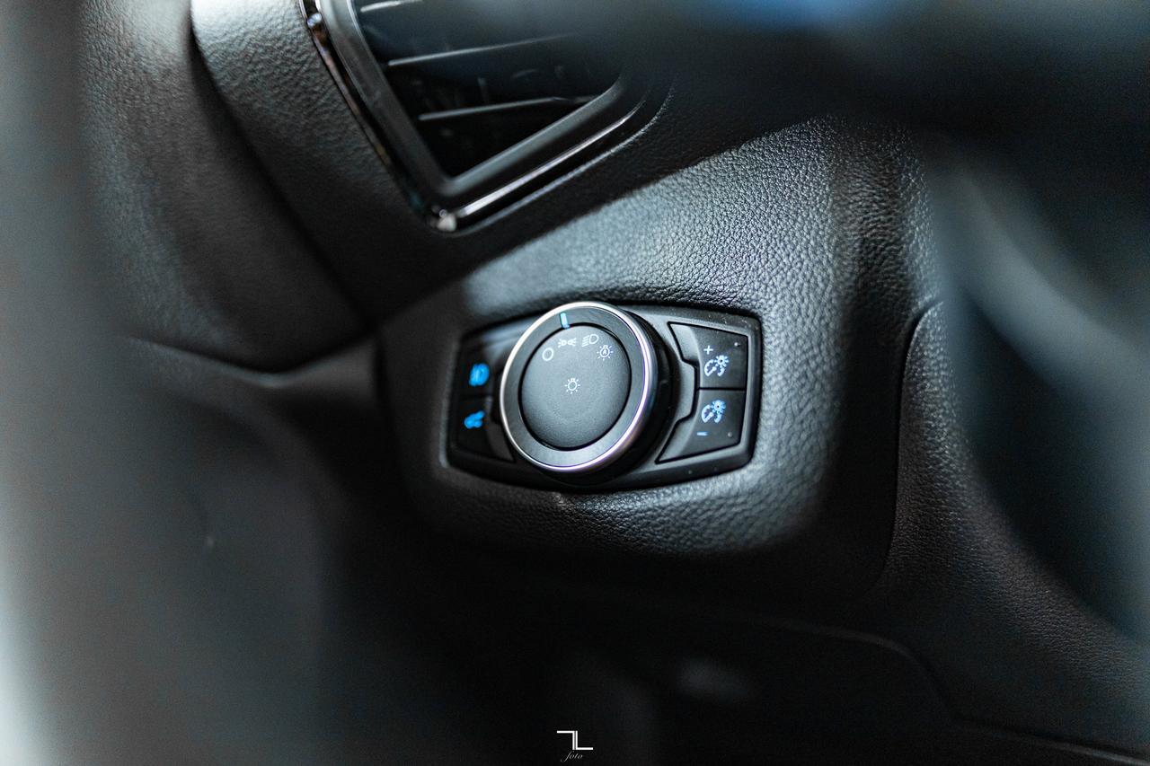 2017 Ford Escape AWD Titanium Nav Roof BCam Red Deer AB