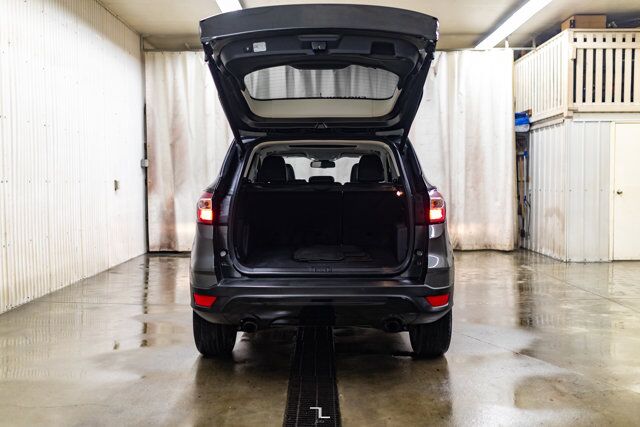 2017 Ford Escape AWD Titanium Nav Roof BCam Red Deer AB