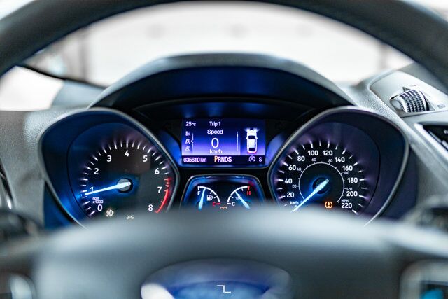 2017 Ford Escape AWD Titanium Nav Roof BCam Red Deer AB