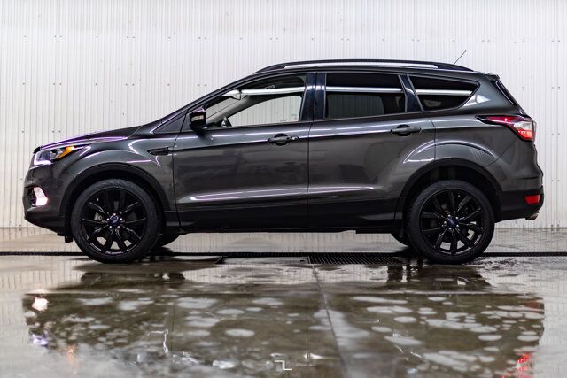 2017 Ford Escape AWD Titanium Nav Roof BCam Red Deer AB