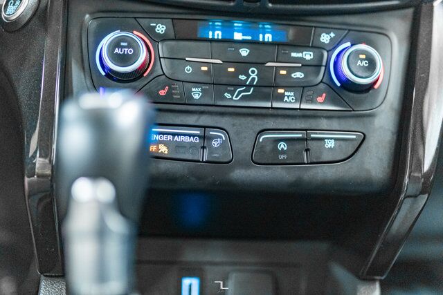 2017 Ford Escape AWD Titanium Nav Roof BCam Red Deer AB