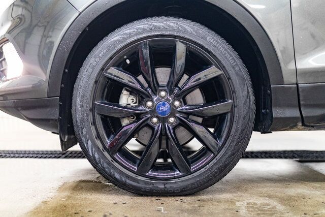 2017 Ford Escape AWD Titanium Nav Roof BCam Red Deer AB