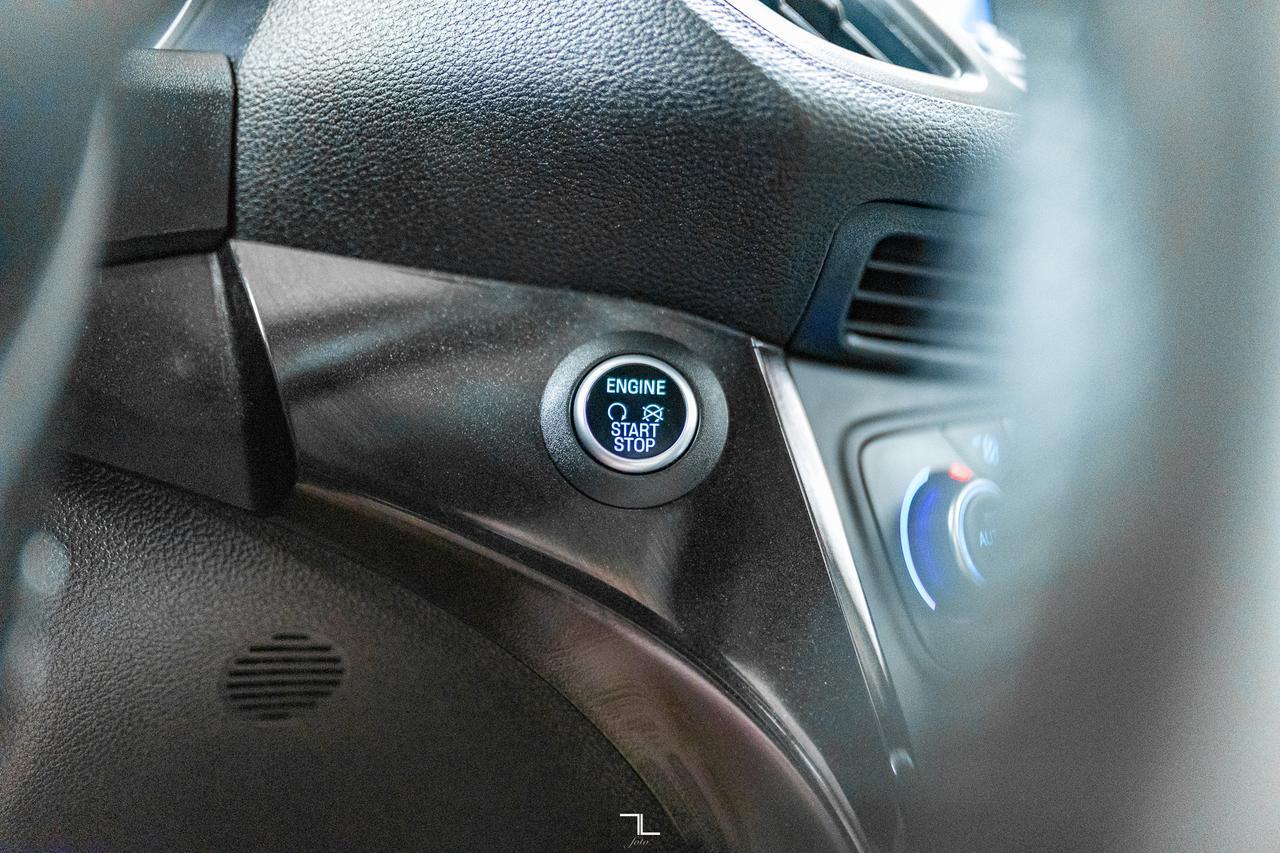 2017 Ford Escape AWD Titanium Nav Roof BCam Red Deer AB