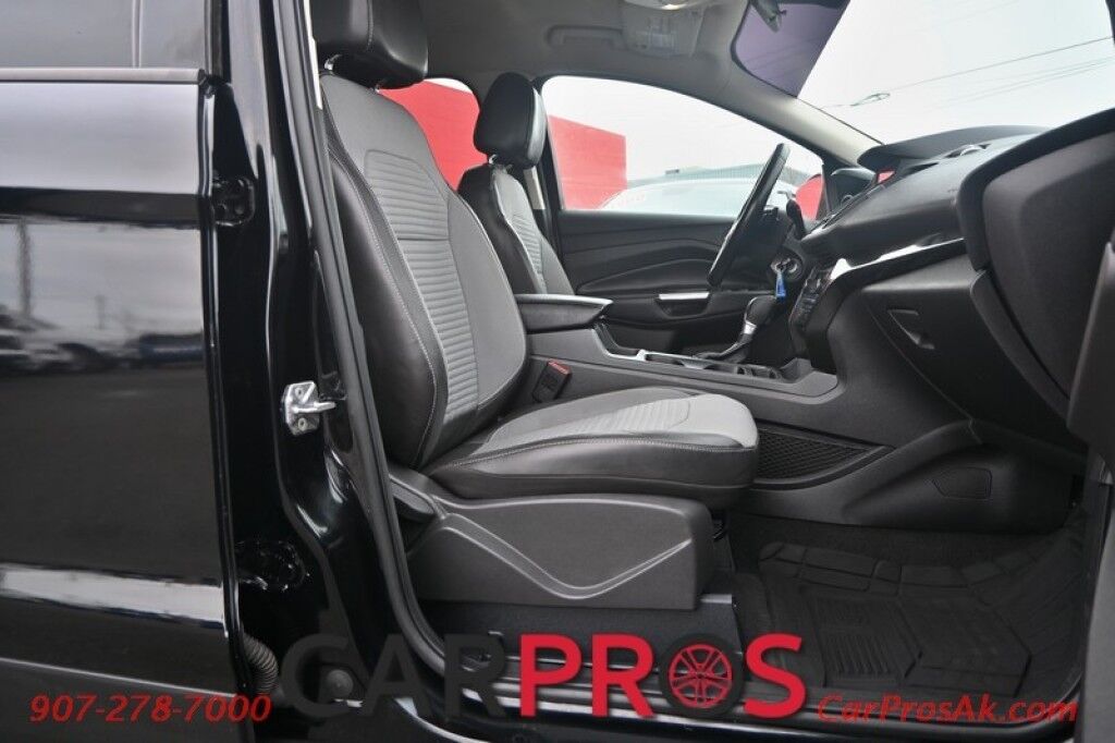 2017 Ford Escape SE - 4X4 - Technology Pkg - Sport Appearance Pkg - Blind Spot Alert - Bluetooth - AppleCarplay & Android Auto - Back Up Camera - Rear Park Sensors - Luggage Rack - Power Liftgate - Keyless Entry - Tow Pkg - Only 71K Miles - 28 MPG Anchorage AK