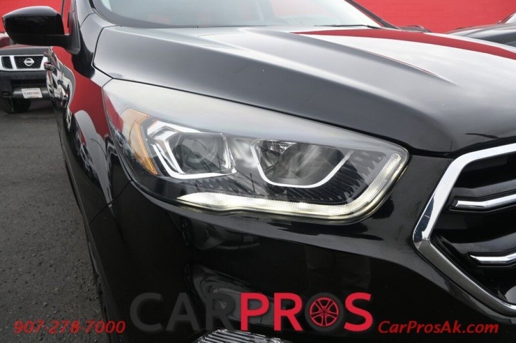 2017 Ford Escape SE - 4X4 - Technology Pkg - Sport Appearance Pkg - Blind Spot Alert - Bluetooth - AppleCarplay & Android Auto - Back Up Camera - Rear Park Sensors - Luggage Rack - Power Liftgate - Keyless Entry - Tow Pkg - Only 71K Miles - 28 MPG Anchorage AK